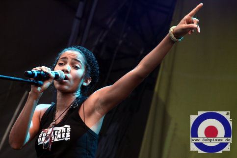 Nneka (NGR) 25. Summer Jam Festival - Fuehlinger See, Koeln - Red Stage 02. Juli 2010 (13).JPG